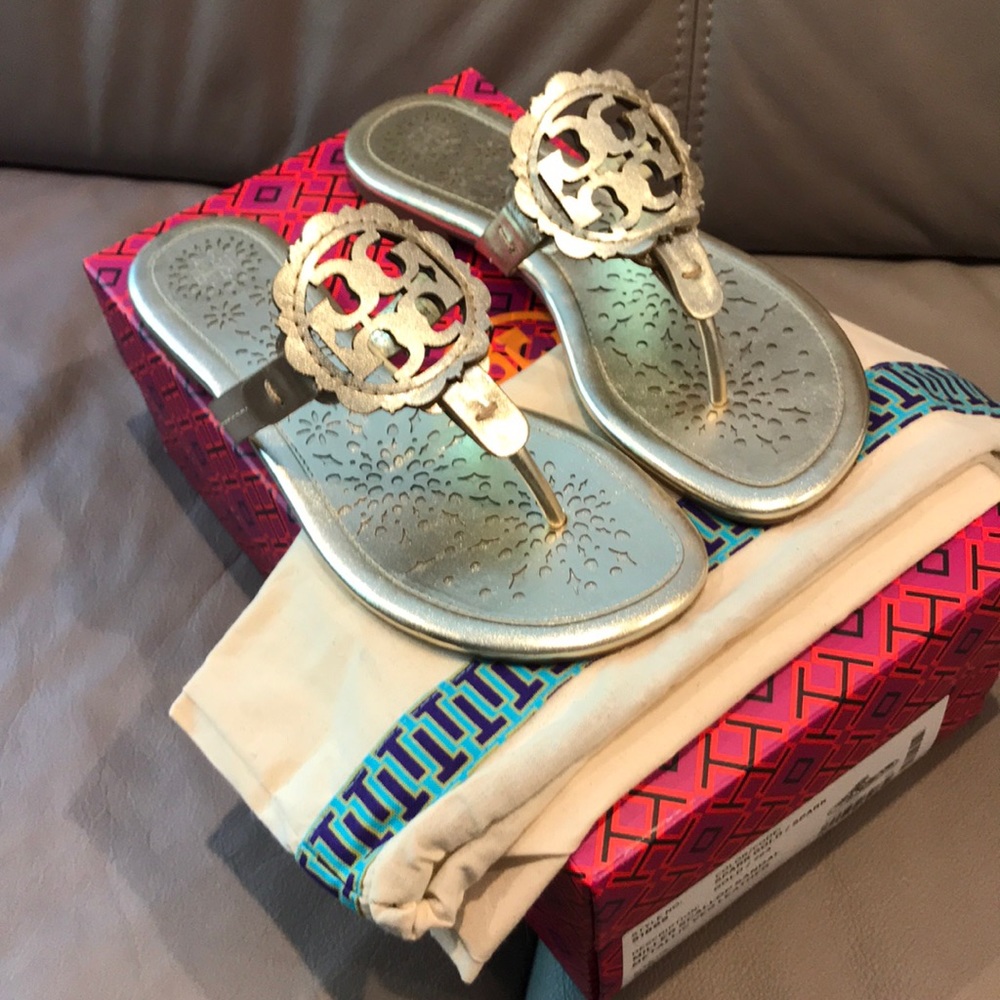 NWT TORY BURCH MILLER SCALLOP SANDALS VEG LEATHER